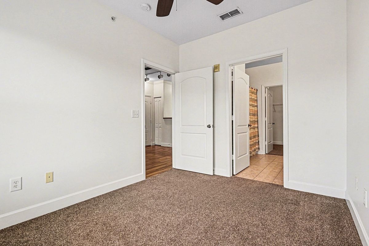 Building Photo - 6440 Borasco Dr