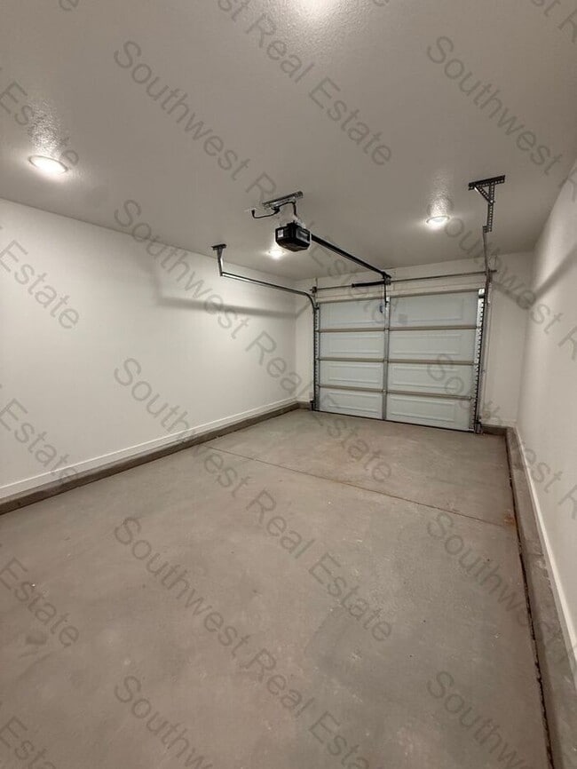 Building Photo - Brand new 2 bedroom 2 bath duplex