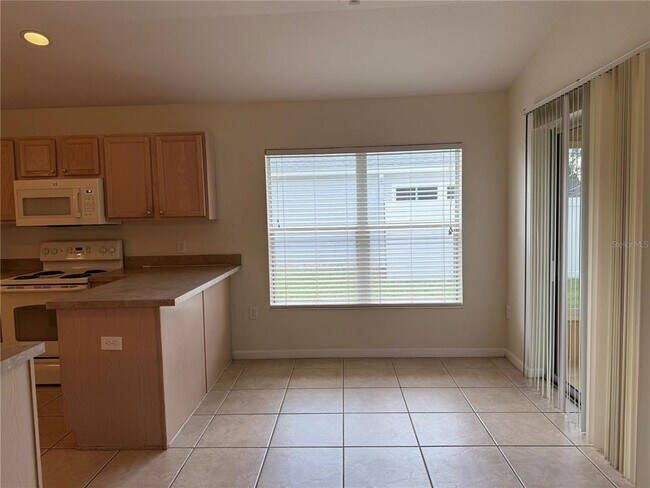 Building Photo - 4304 SW 54th Ct