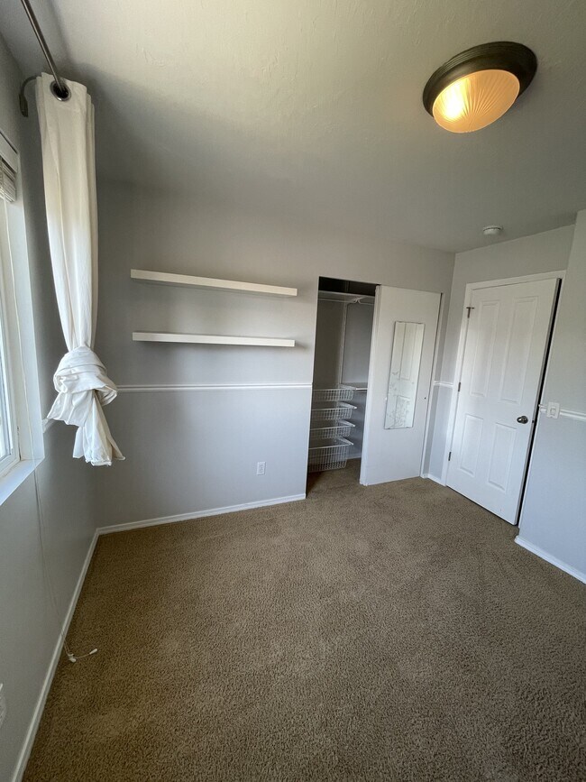 Building Photo - 209 Interlochen Ln