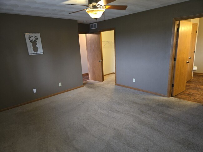 Building Photo - 535 Westfield Dr