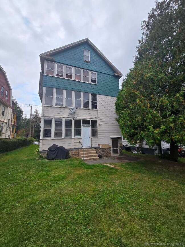 Building Photo - 631 Washington Ave