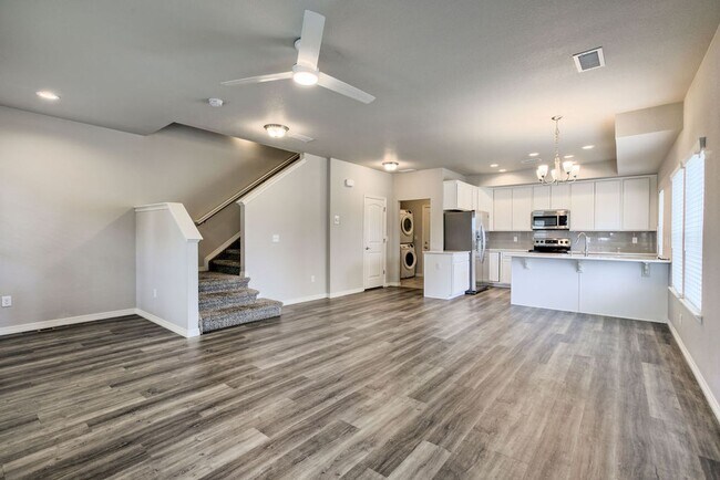 Building Photo - 1695 Grand Ave