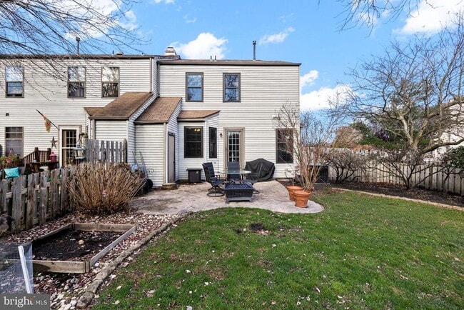 Building Photo - 44 Burgundy Dr