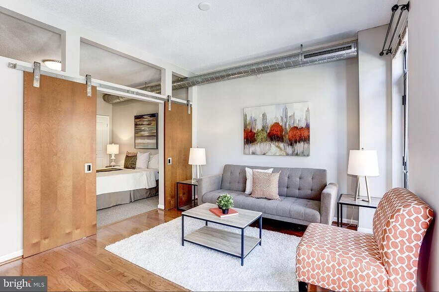 Building Photo - 1390 Kenyon St NW