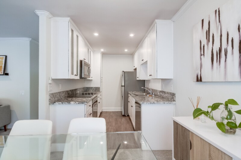 Building Photo - 8509 Villa La Jolla Dr