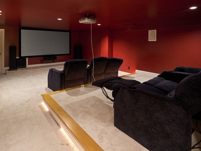 Building Photo - 8 Kalamat Farms Cir