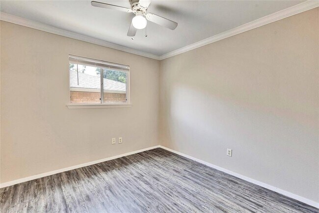 Building Photo - 10407 Button Quail Dr