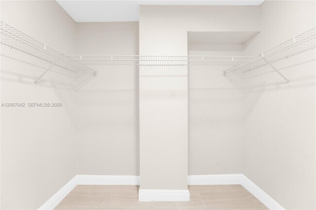 Building Photo - 290 174th St