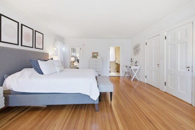 Building Photo - 258 Ridgewood Ave