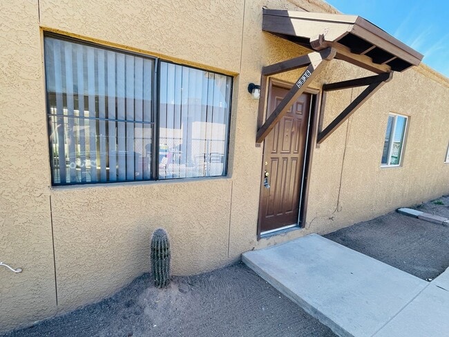 Primary Photo - Two Bedroom With A/C, Fenced Yard and Wash...