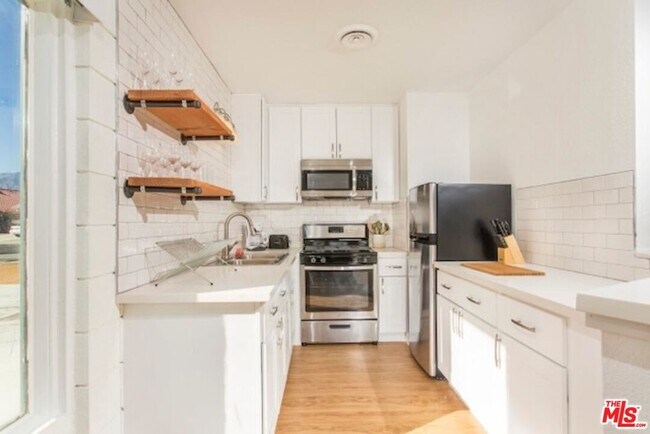 Building Photo - 68080 Risueno Rd