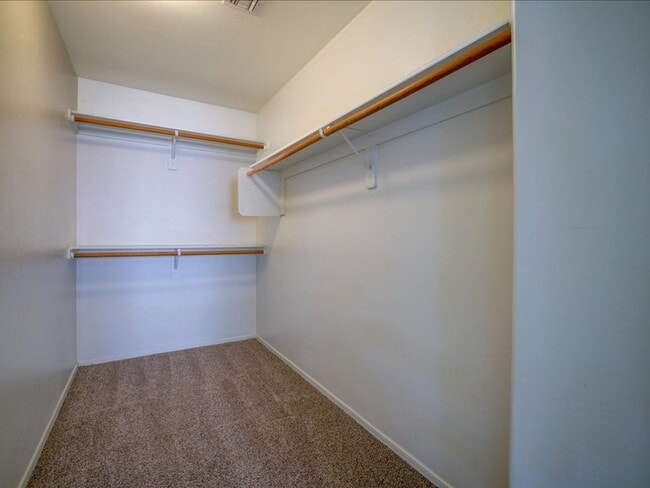 Building Photo - Modern 2-Story Home with Spacious Layout &...