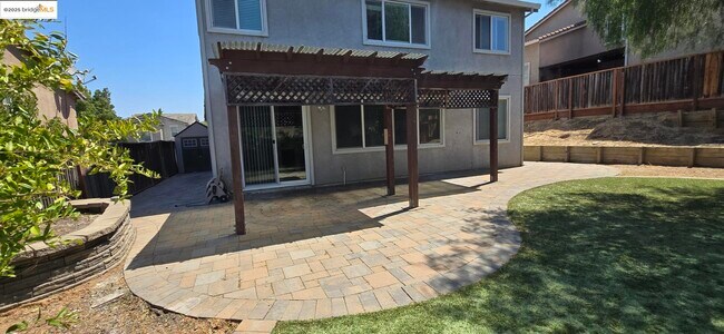 Building Photo - 462 Windwood Dr