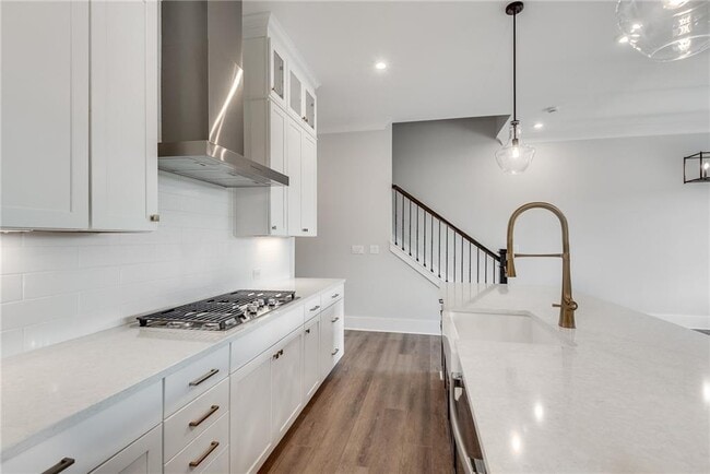 Building Photo - 435 Maplewood Dr