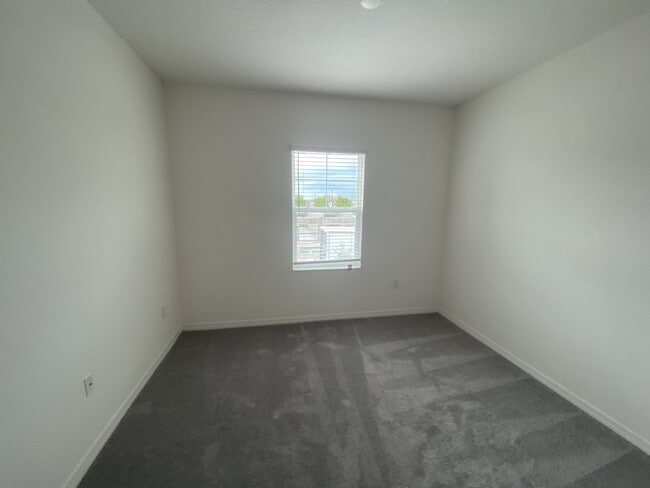 Building Photo - Charming 3 Bed, 2.5 Bath Rental in Lithia,...