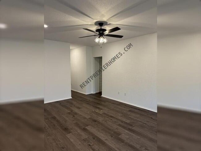 Building Photo - 102 Powder River Dr