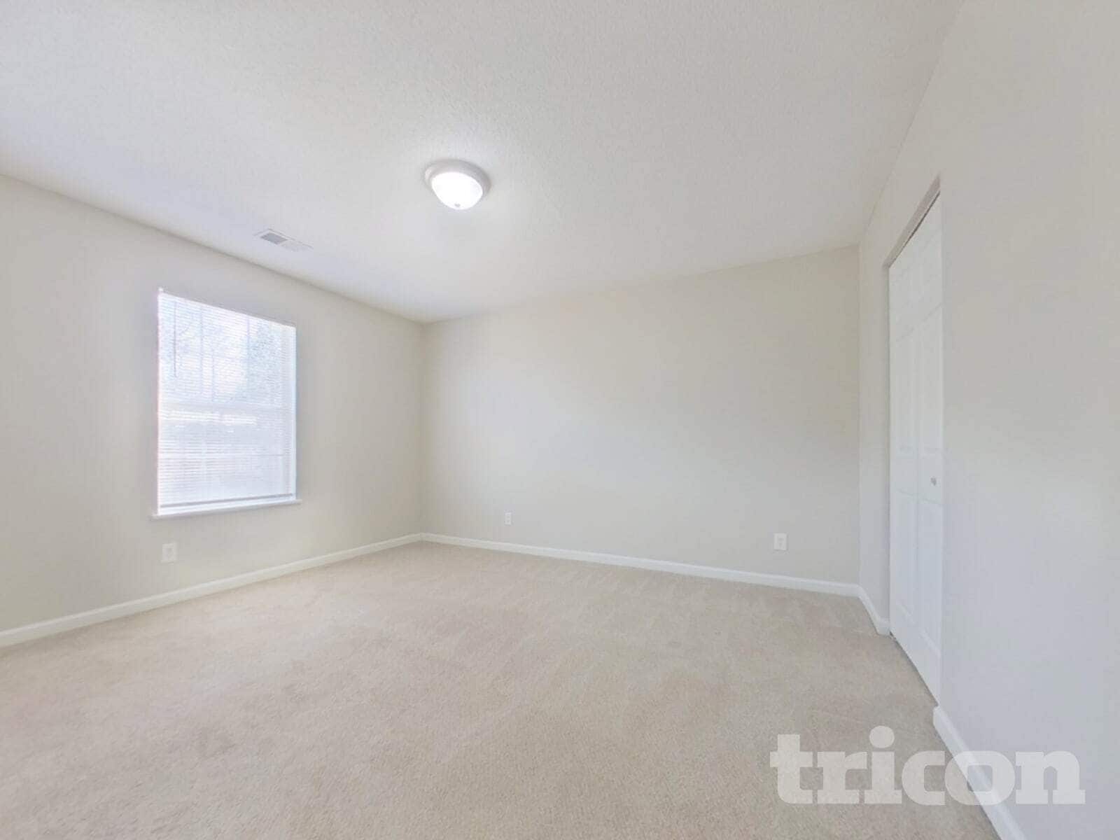 Building Photo - 490 Fox Trot Dr