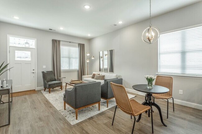 Building Photo - 531 Strong Ave