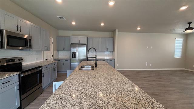 Building Photo - 724 Vine St