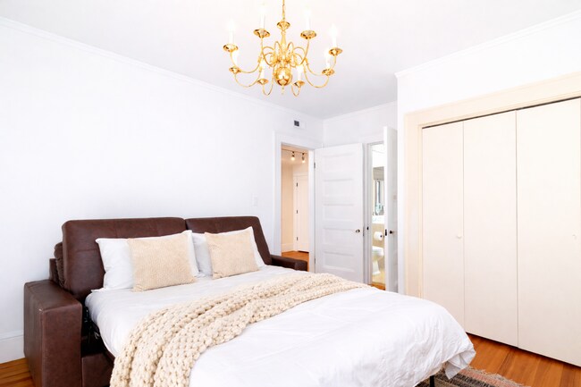 Building Photo - 671 Prospect St