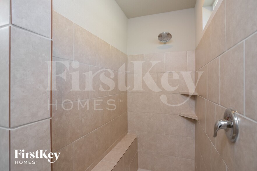 Building Photo - 9158 Landa Falls