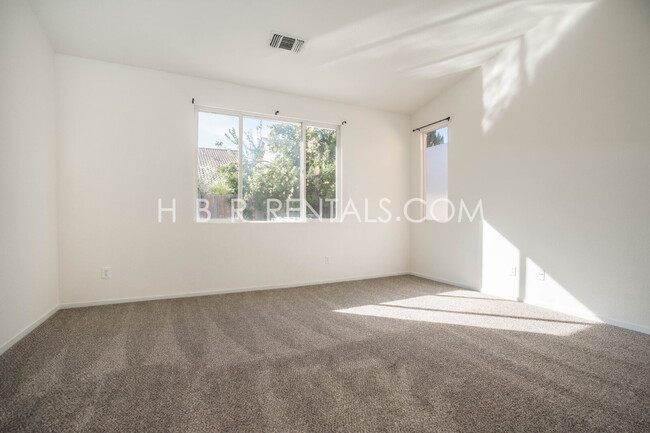 Building Photo - Charming 3-Bedroom Home with a Beautiful P...