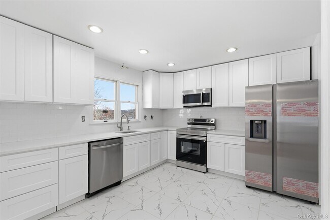 Building Photo - 1618 Morningview Dr