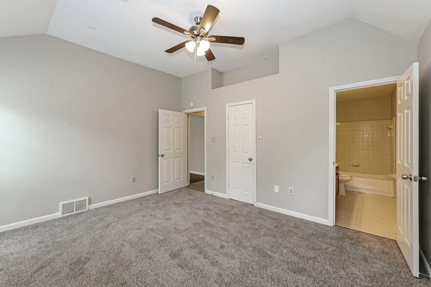 Building Photo - 4574 Kings Grant Dr