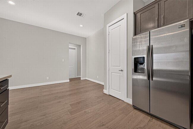 Building Photo - 8802 Hollister Pine Ct