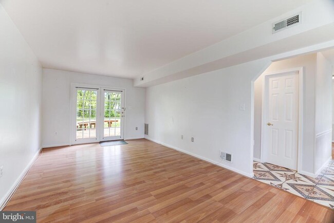 Building Photo - 13868 Racine Ct