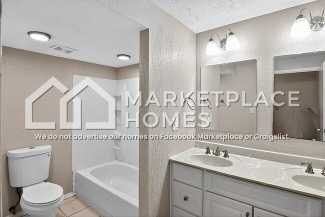 Building Photo - 916 Whidbey Ct