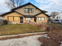 Building Photo - 606 Center St W