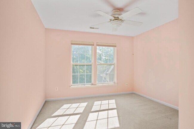 Building Photo - 211 Park Gate Dr SE
