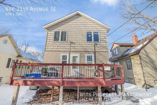 Building Photo - 866 21st Ave SE