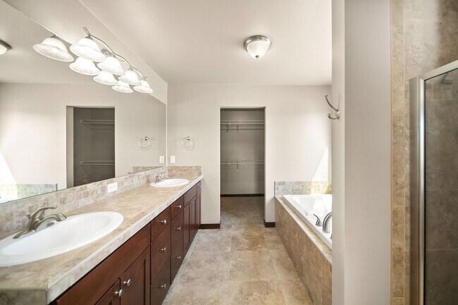 Building Photo - 229 Sun Valley Dr