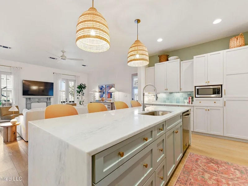 Building Photo - 218 Front St