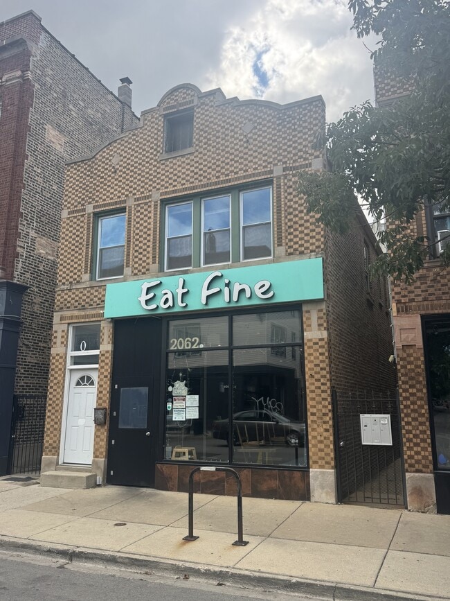 Building Photo - 2062 N Damen Ave