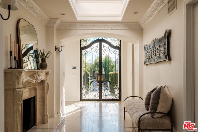 Building Photo - 18875 Pasadero Dr