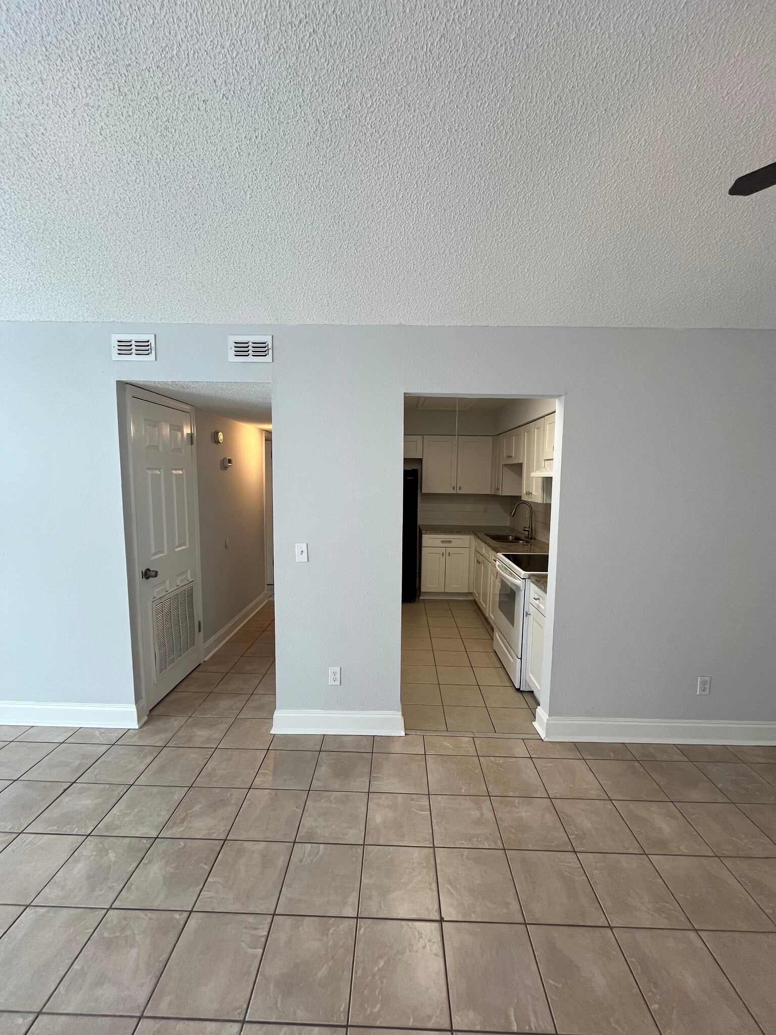 Building Photo - 4719 San Jose Manor Dr W