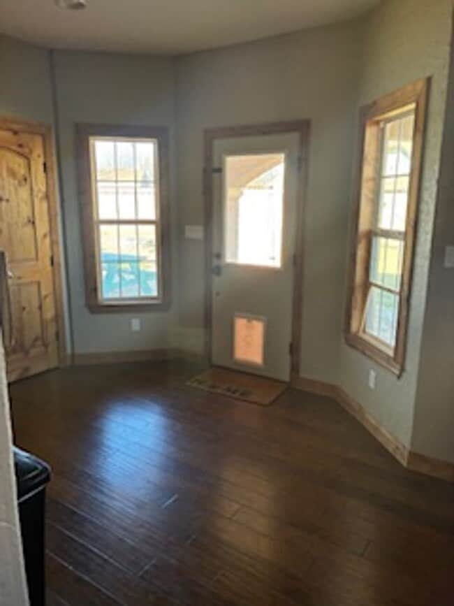 Building Photo - 3804 Ben Hogan Dr