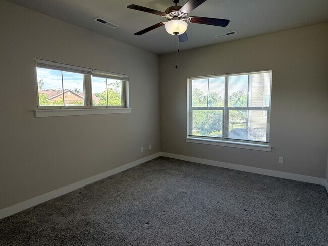 Building Photo - $200 Off First Month! Secure, Stylish & Convenient – 2 Bed Condo in Loveland