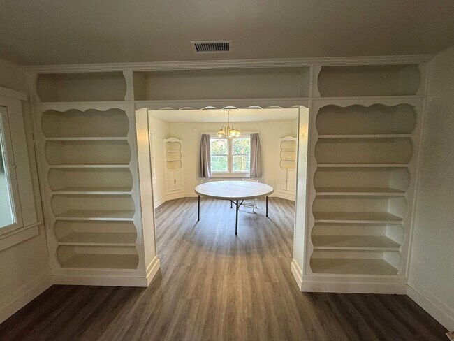 Building Photo - Quiet Fillmore Living