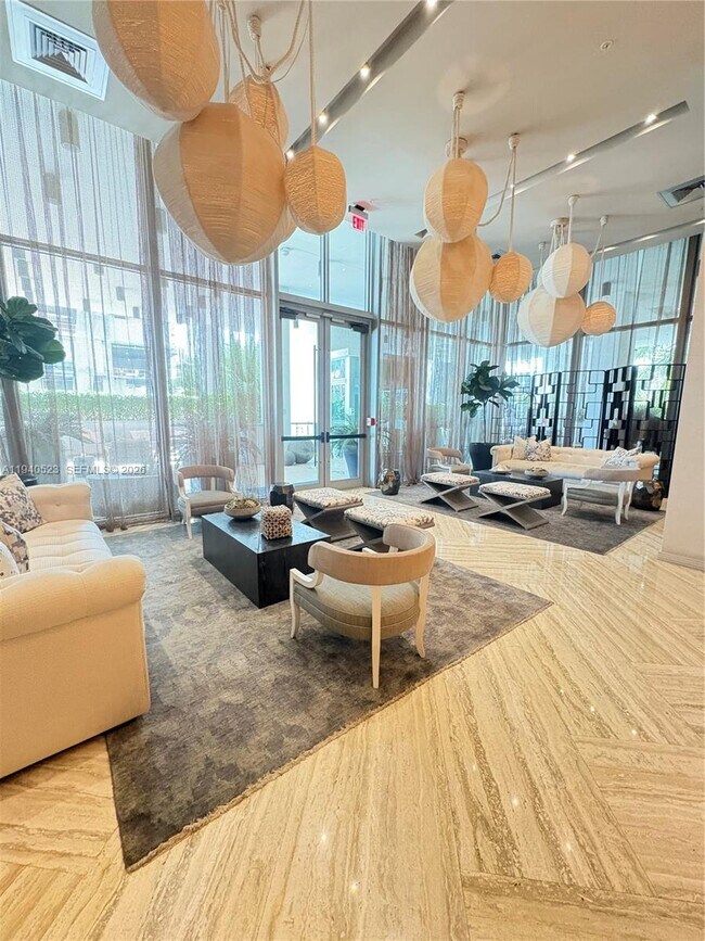 Building Photo - 2900 NE 7th Ave