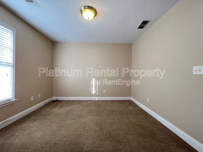 Building Photo - 1460 White Flowers Ln