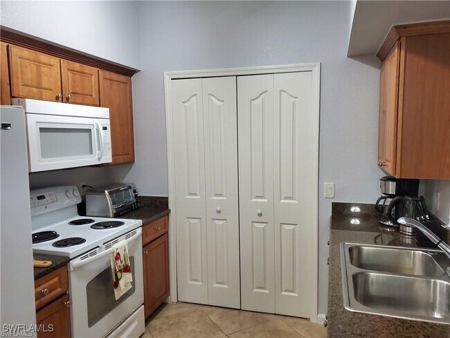 Building Photo - 12930 Positano Cir