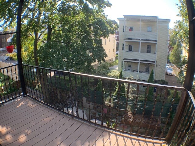 Building Photo - 11 Chilcott Pl