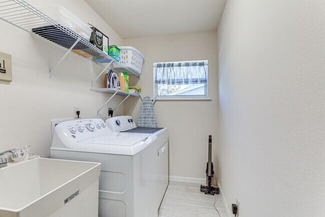 Building Photo - 540 Southland Rd