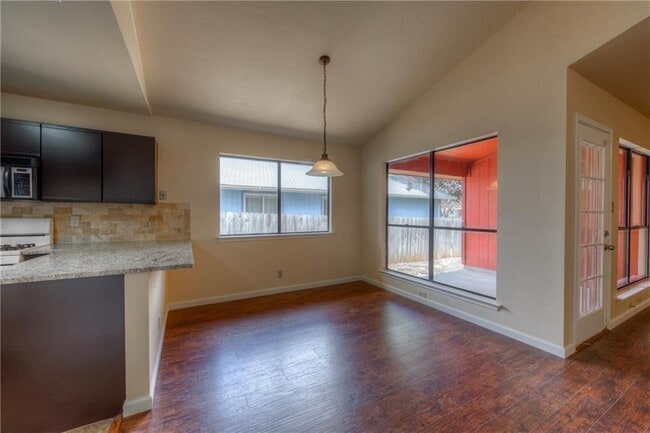 Building Photo - 612 Brookside Pass