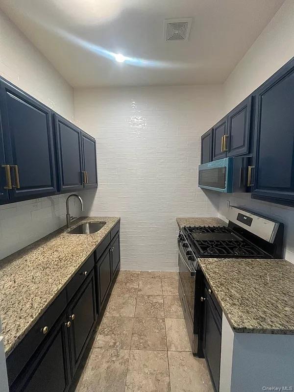 Building Photo - 48 Weirfield St